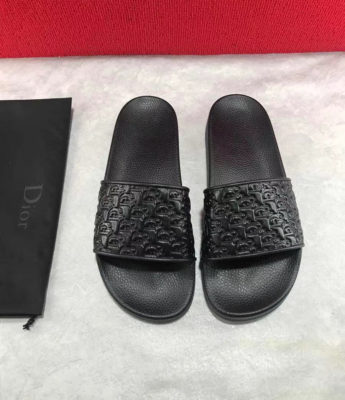 Dép Dior nam siêu cấp màu đen hoạ tiết dập nổi DDR01