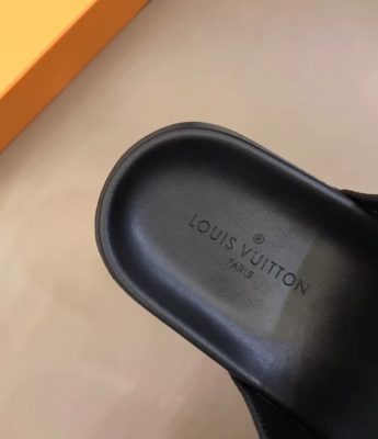 Dép Louis Vuitton nam siêu cấp hai quai trơn hoa ghi đen DLV26