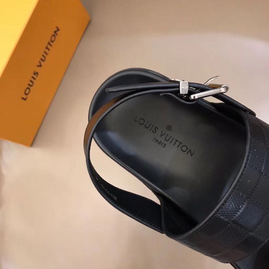 Dép Louis Vuitton nam siêu cấp sandal hoạ tiết nổi DLV18