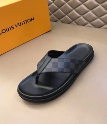 Dép Louis Vuitton nam like auth xỏ ngón caro ghi đen DLV05