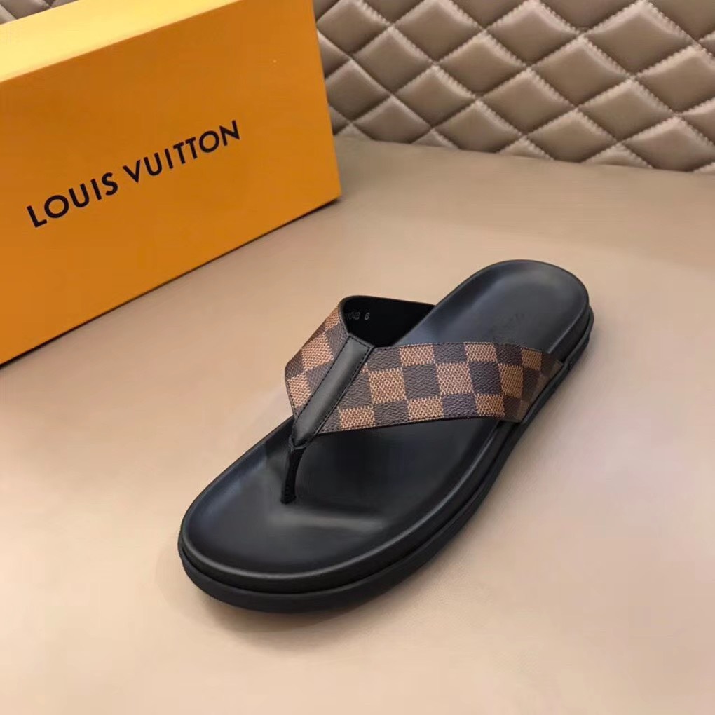 Dép Louis Vuitton nam like auth xỏ ngón caro nâu DLV10