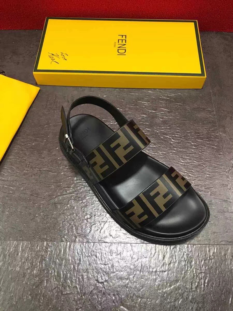 Dép nam Fendi siêu cấp sandal họa tiết logo màu vàng DFD22