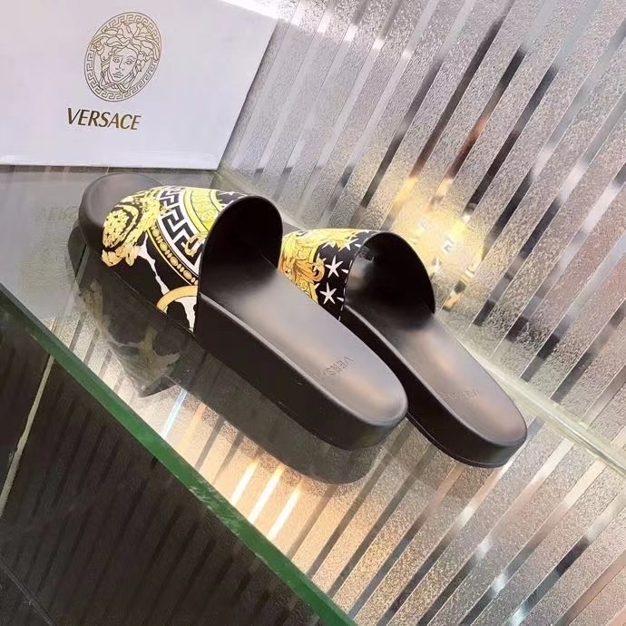 Dép nam Versace siêu cấp quai ngang hoạ tiết vàng đen DVS24