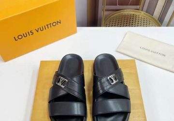 Dép nam Louis Vuitton hai quai màu đen họa tiết logo tr