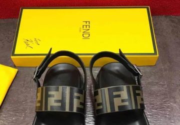 Điểm danh top 8 dép sandal nam hàng hiệu, hot trend hiện nay