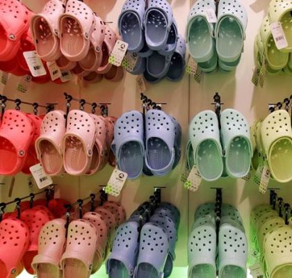 Khám phá địa chỉ mua dép Crocs Hà Nội uy tín, giá rẻ